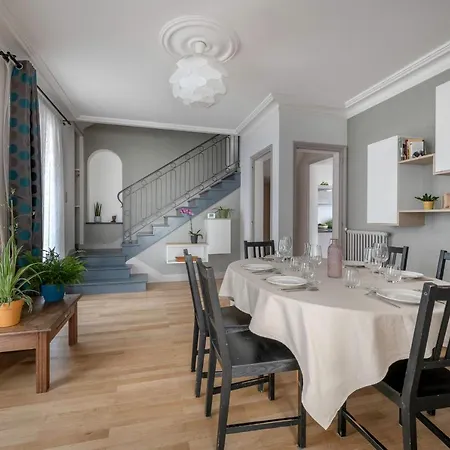 Maison Pour 6 Dans Le Centre Historique De 포르닉